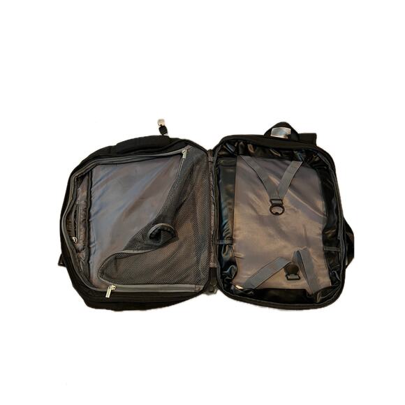 Target Clamshell Black Padded Computer Backpack - Picture 3 of 5